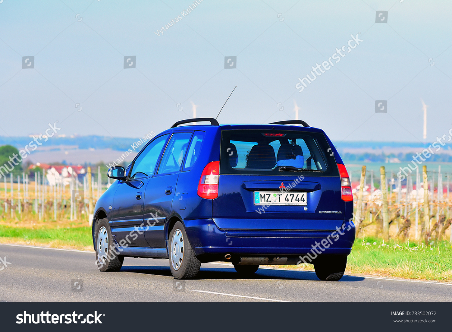 Mitsubishi Space Star - subcompact minivan for city roads Mitsubishi Space Star - subcompact minivan for city roads