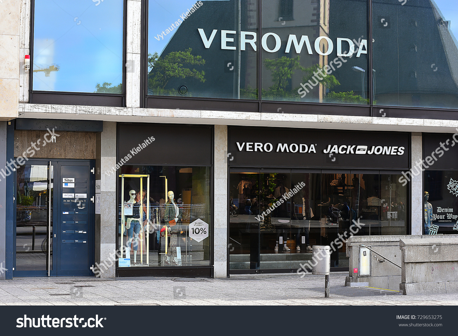 Frankfurtgermanymay 09 Vero Moda Fashion Store Photo (Edit Now) 729653275