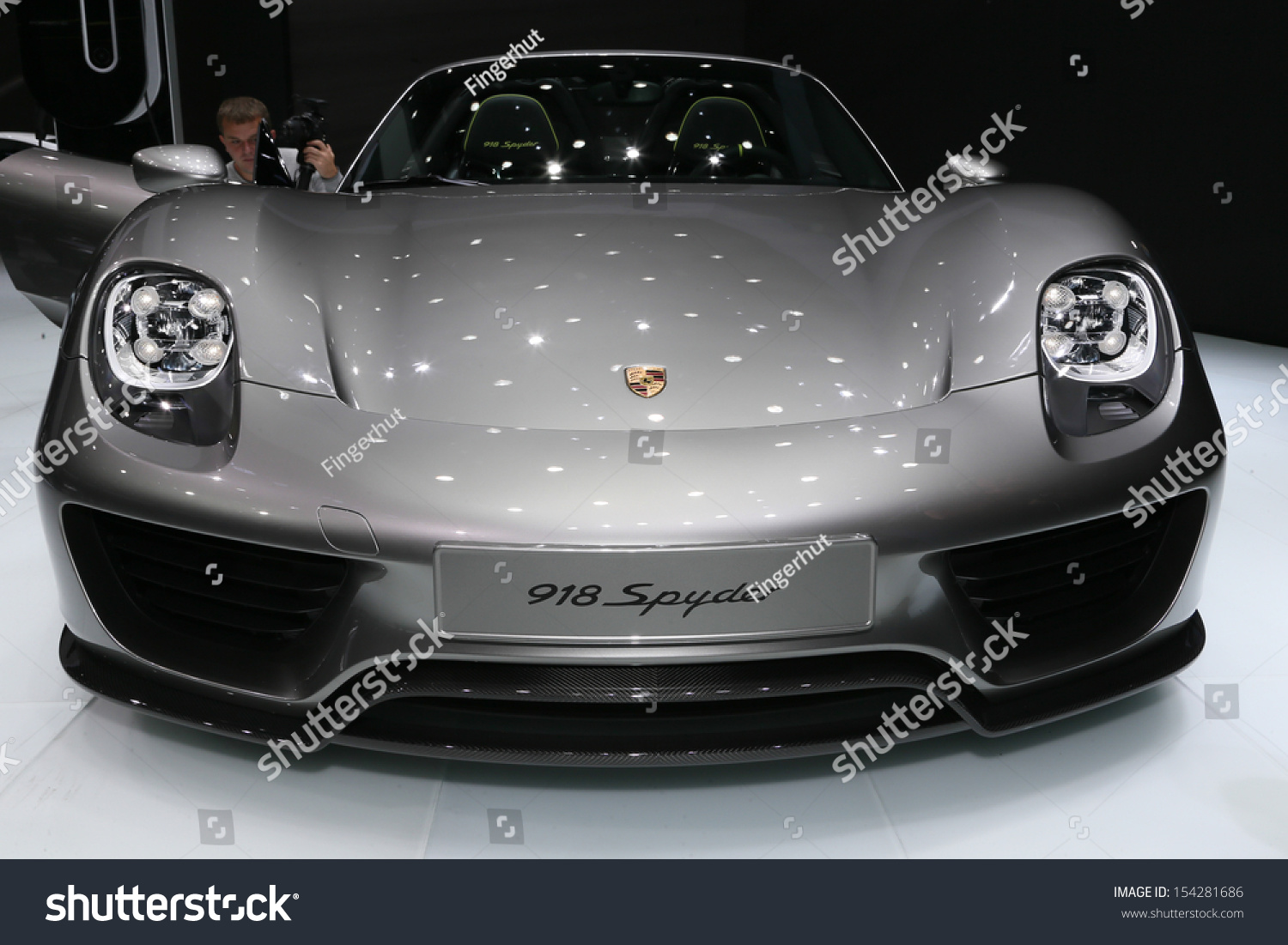 Porsche 918 Spyder shown in Frankfurt Porsche 918 Spyder shown in Frankfurt