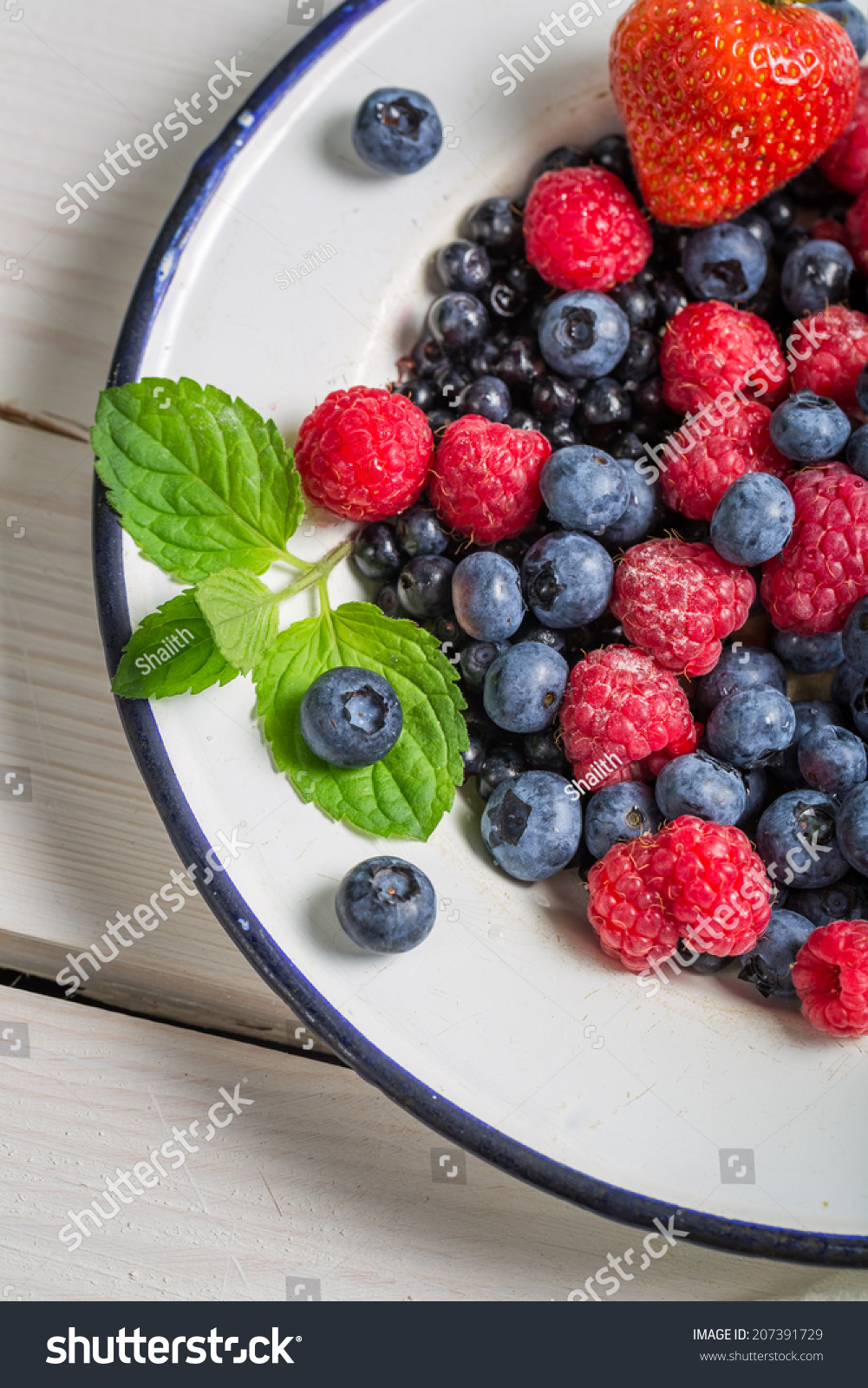 Fresh Berry Fruits With Milk Stock Photo 207391729 : Shutterstock