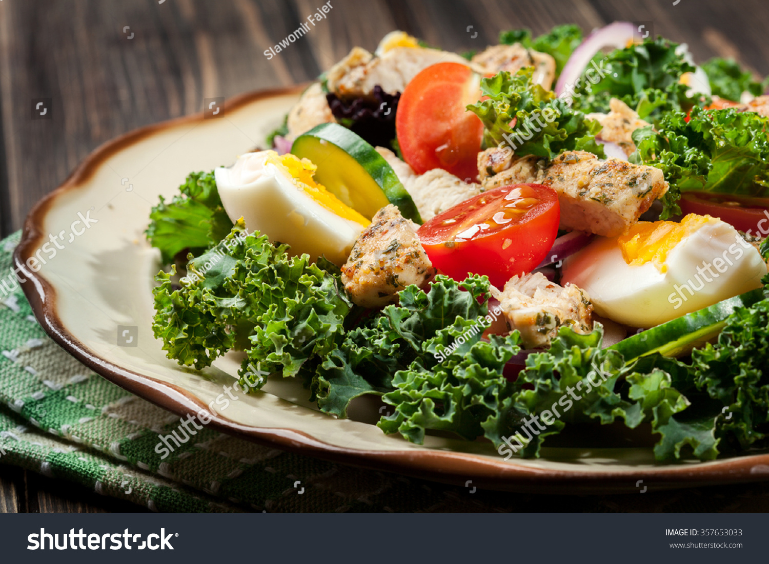 Fresh Salad With Chicken, Tomatoes, Eggs And Lettuce On Plate. Healthy ...