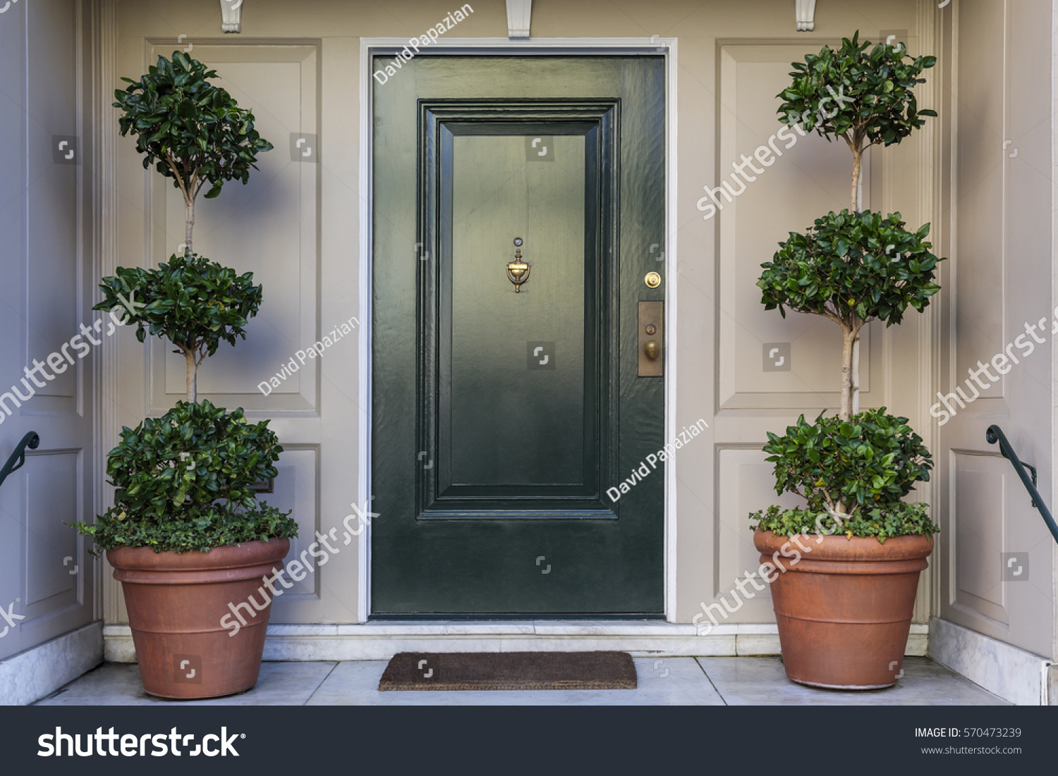 82,310 Green front door Images, Stock Photos & Vectors | Shutterstock