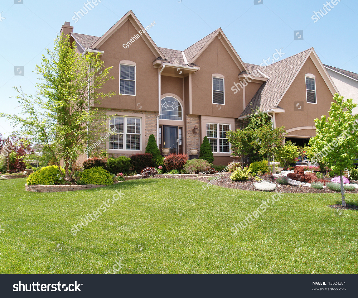 front exterior modern stucco house stock photo 13024384 - shutterstock front exterior modern stucco house stock photo 13024384 - shutterstock