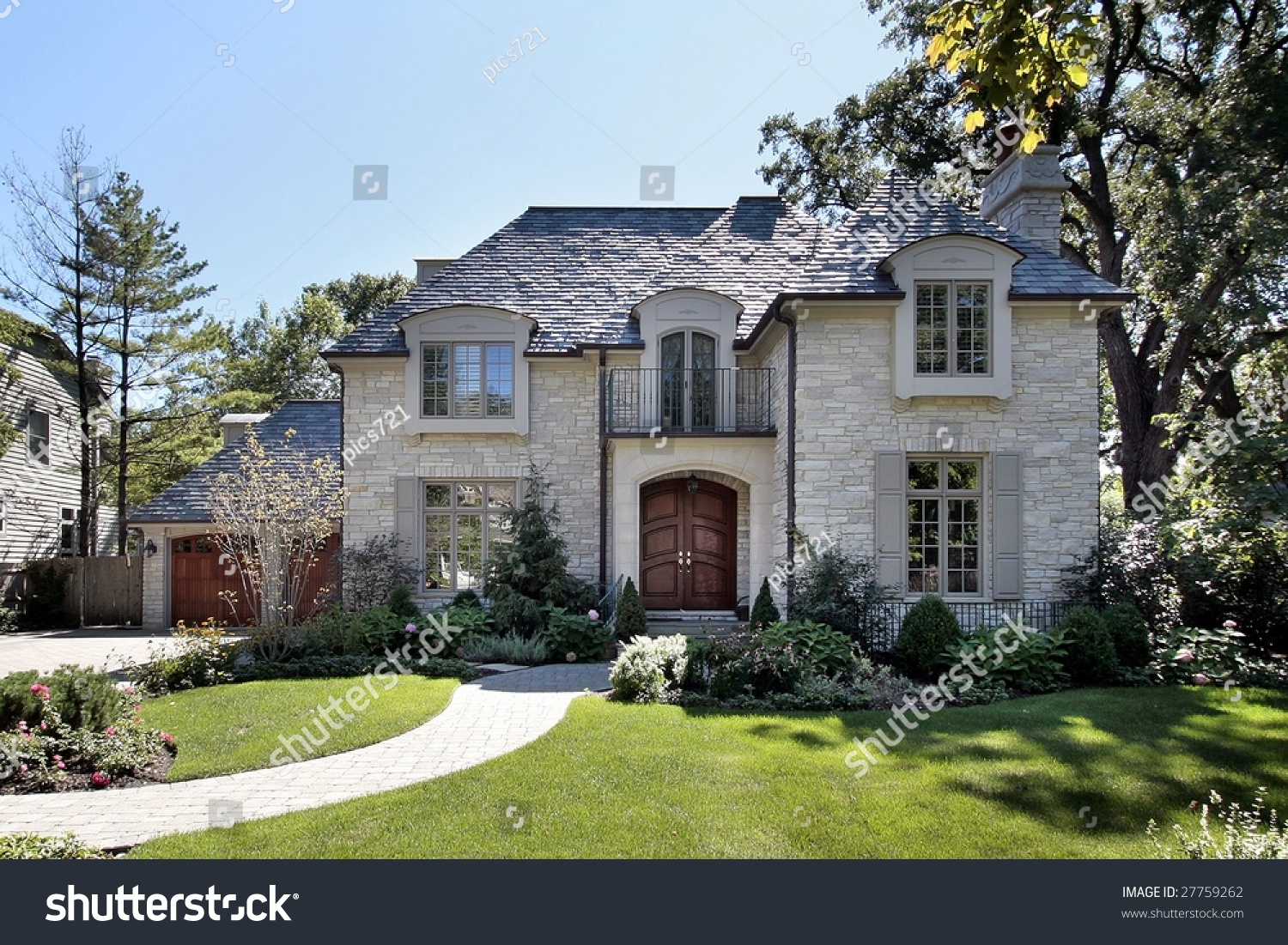 Front View Of Luxury Home Stock Photo 27759262 : Shutterstock