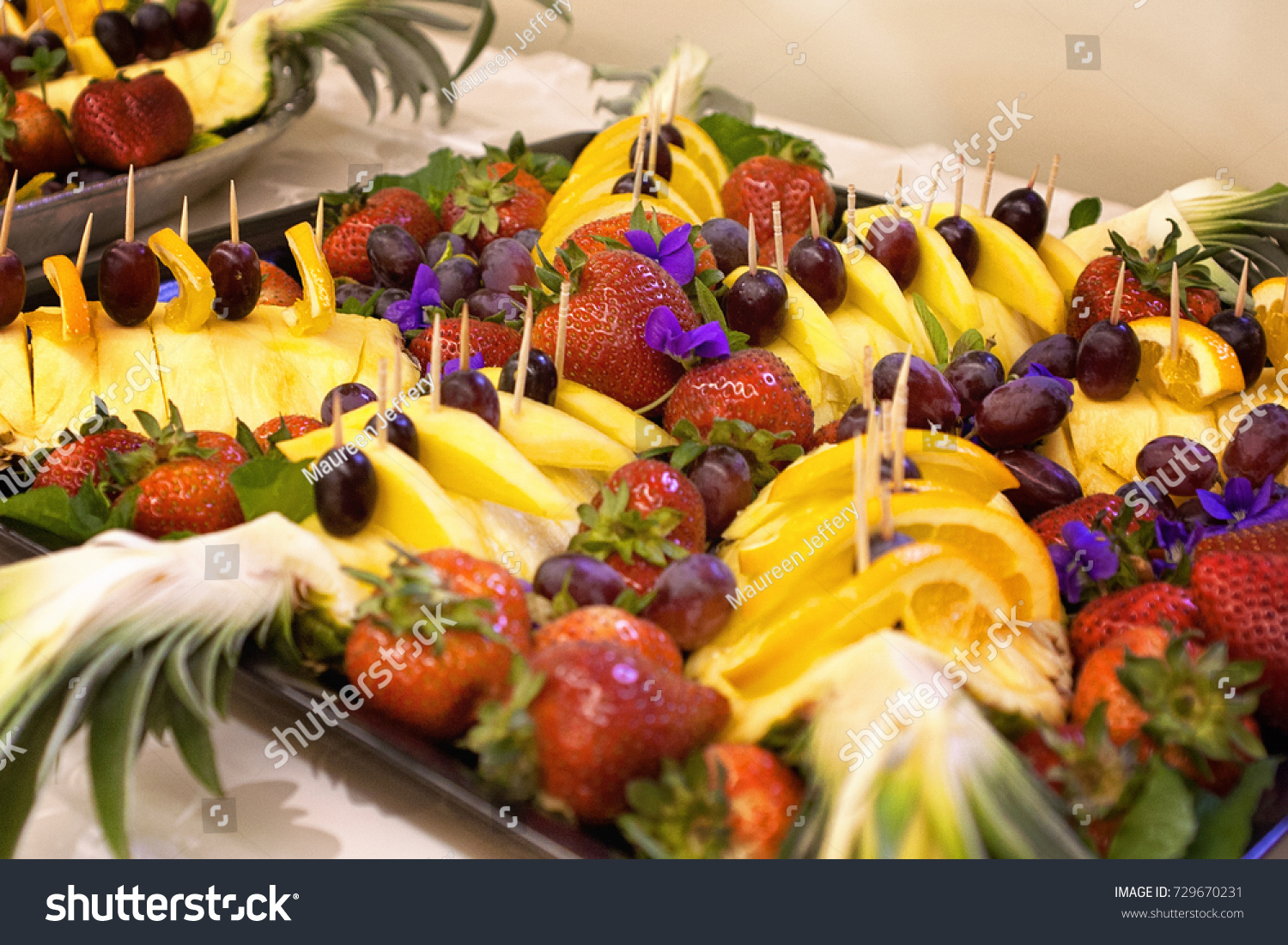 pineapple fruit tray