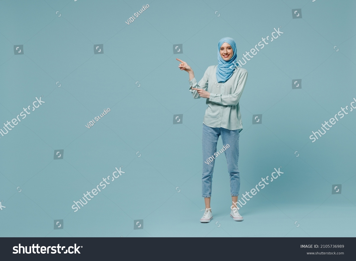 Full Body Young Arabian Asian Muslim Stock Photo 2105736989 | Shutterstock