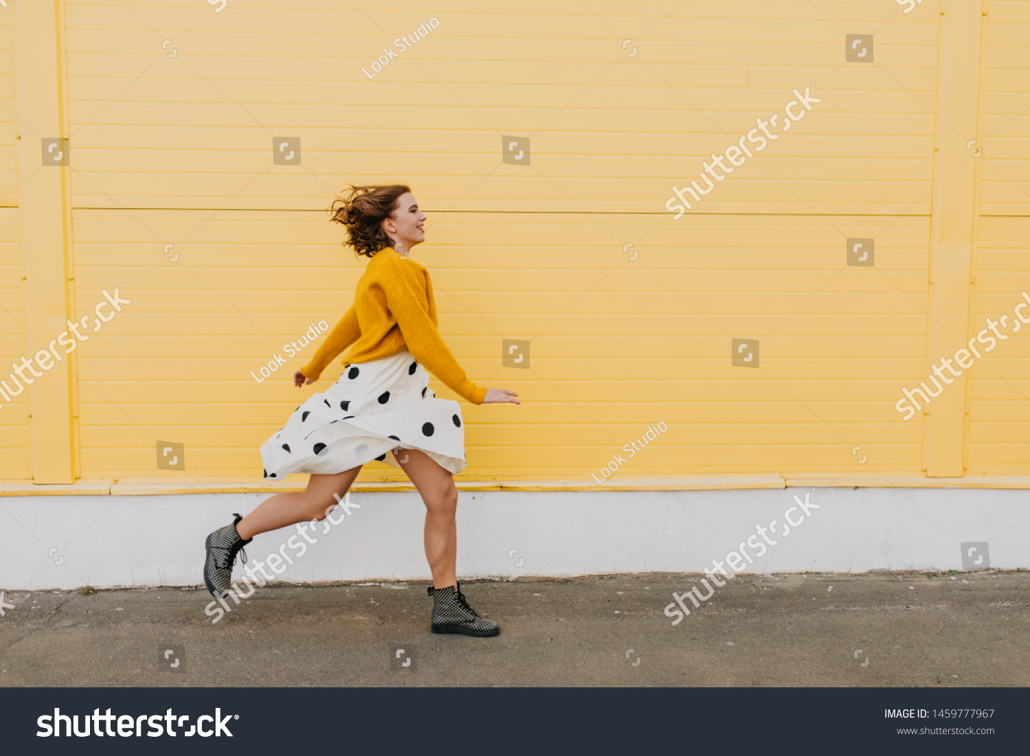 running with skirt