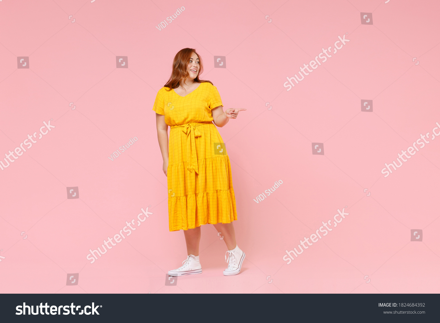 5,615 Fat full length woman Images, Stock Photos & Vectors | Shutterstock