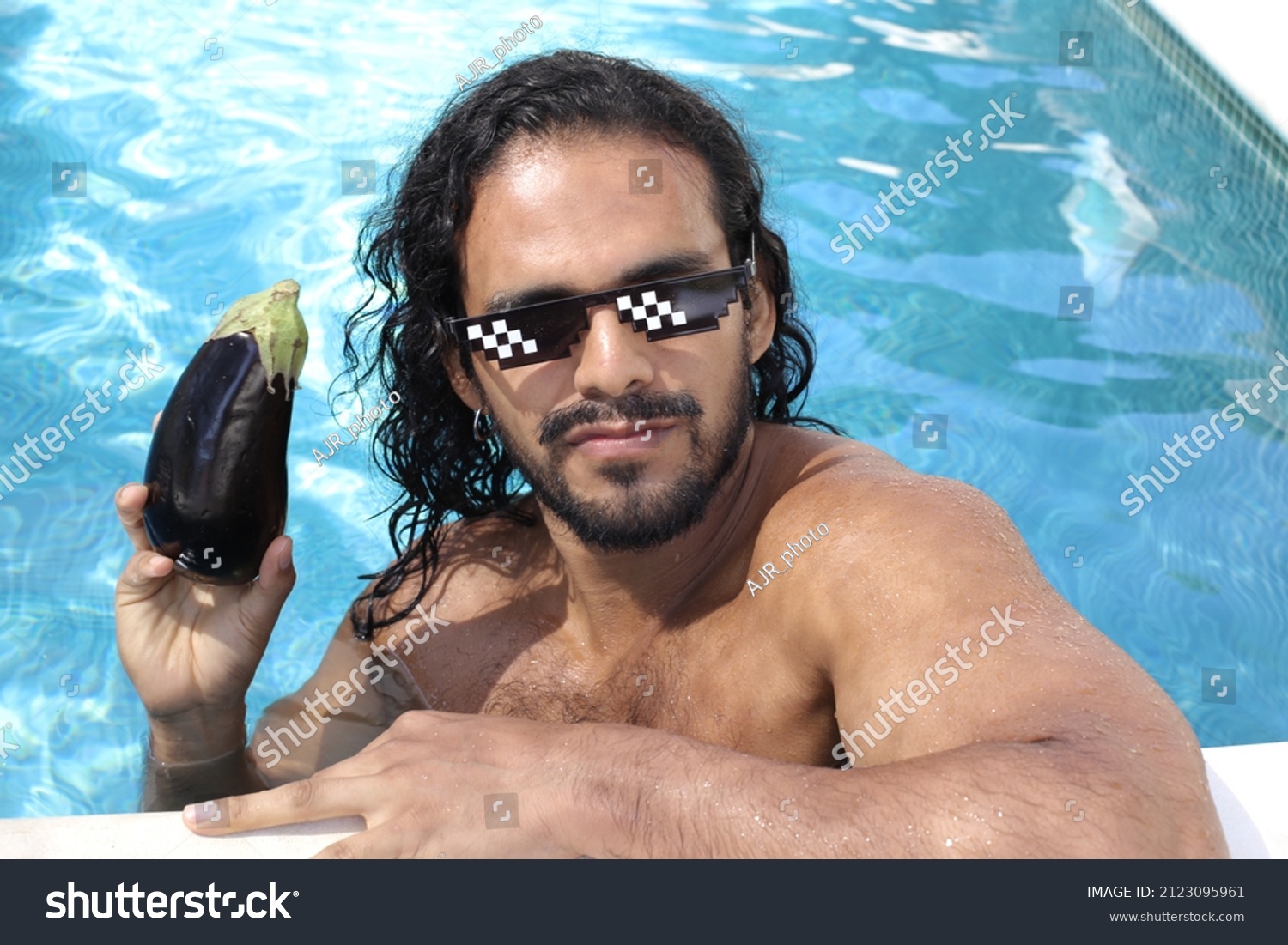 35 Imágenes De Shirtless Sexy Man Cocky Imágenes Fotos Y Vectores De Stock Shutterstock 7693