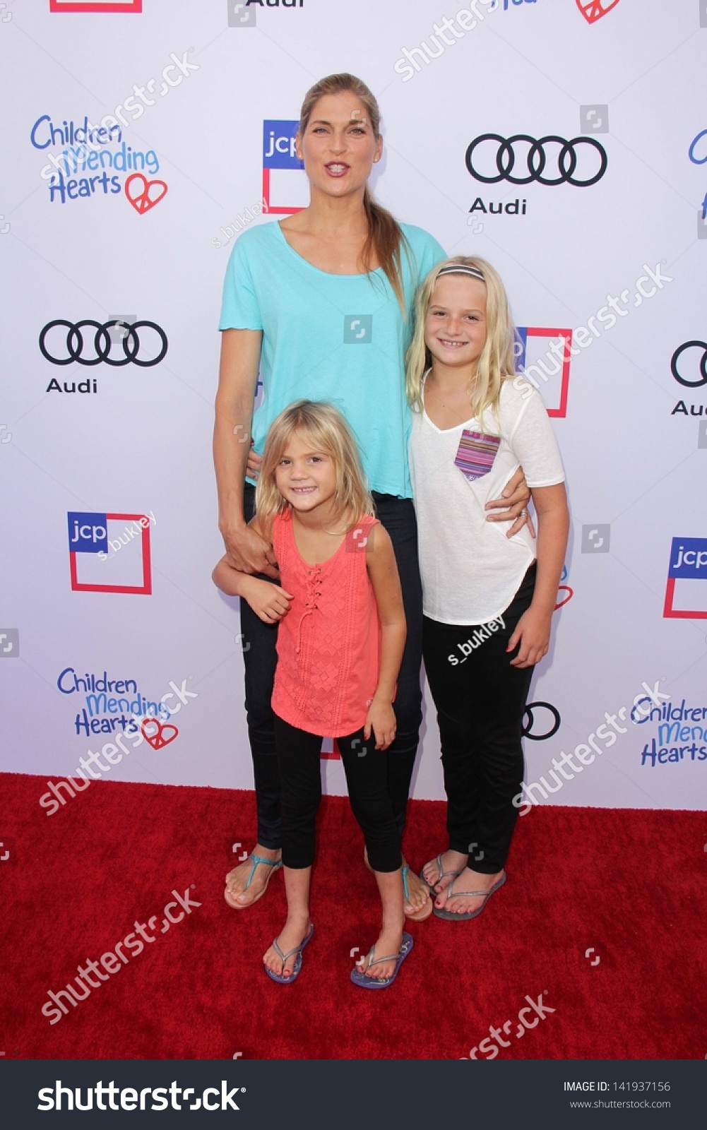 Gabrielle Reece Daughters Brody Jo Hamilton Stock Photo Edit Now