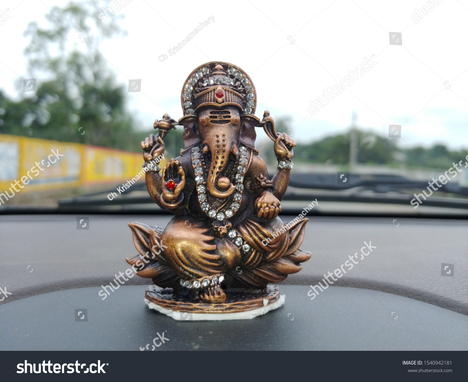 Ganesha Idol Car Stock Photo 1540942181 Shutterstock