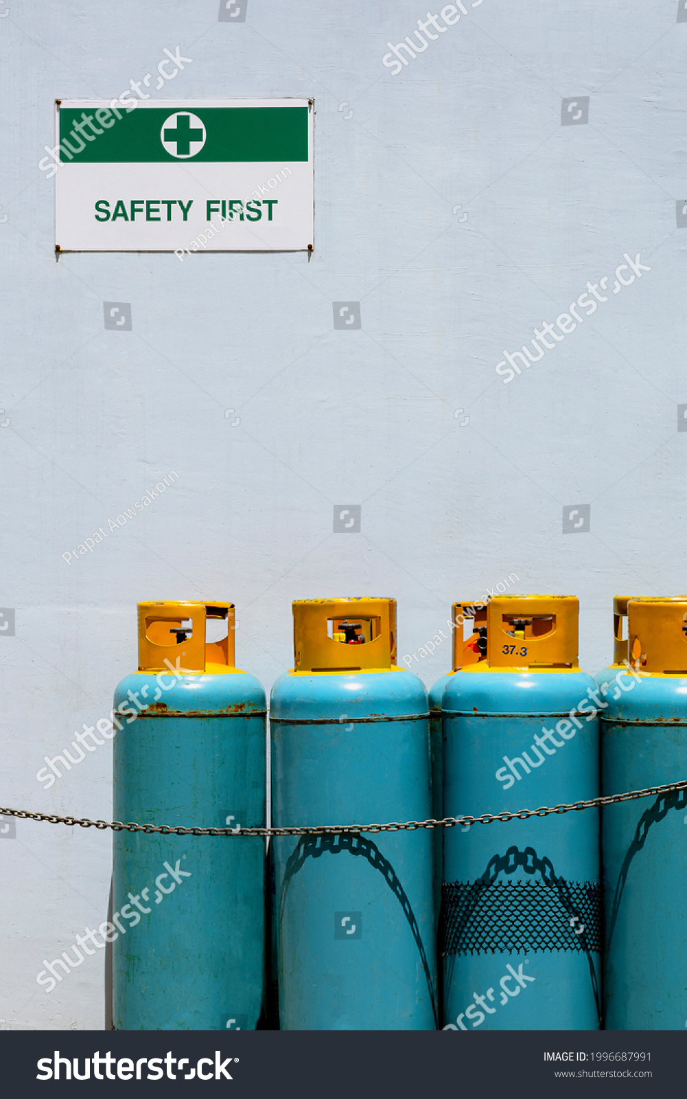 Gas Cylinder Tanks Safety First Sign Stock Photo 1996687991 | Shutterstock