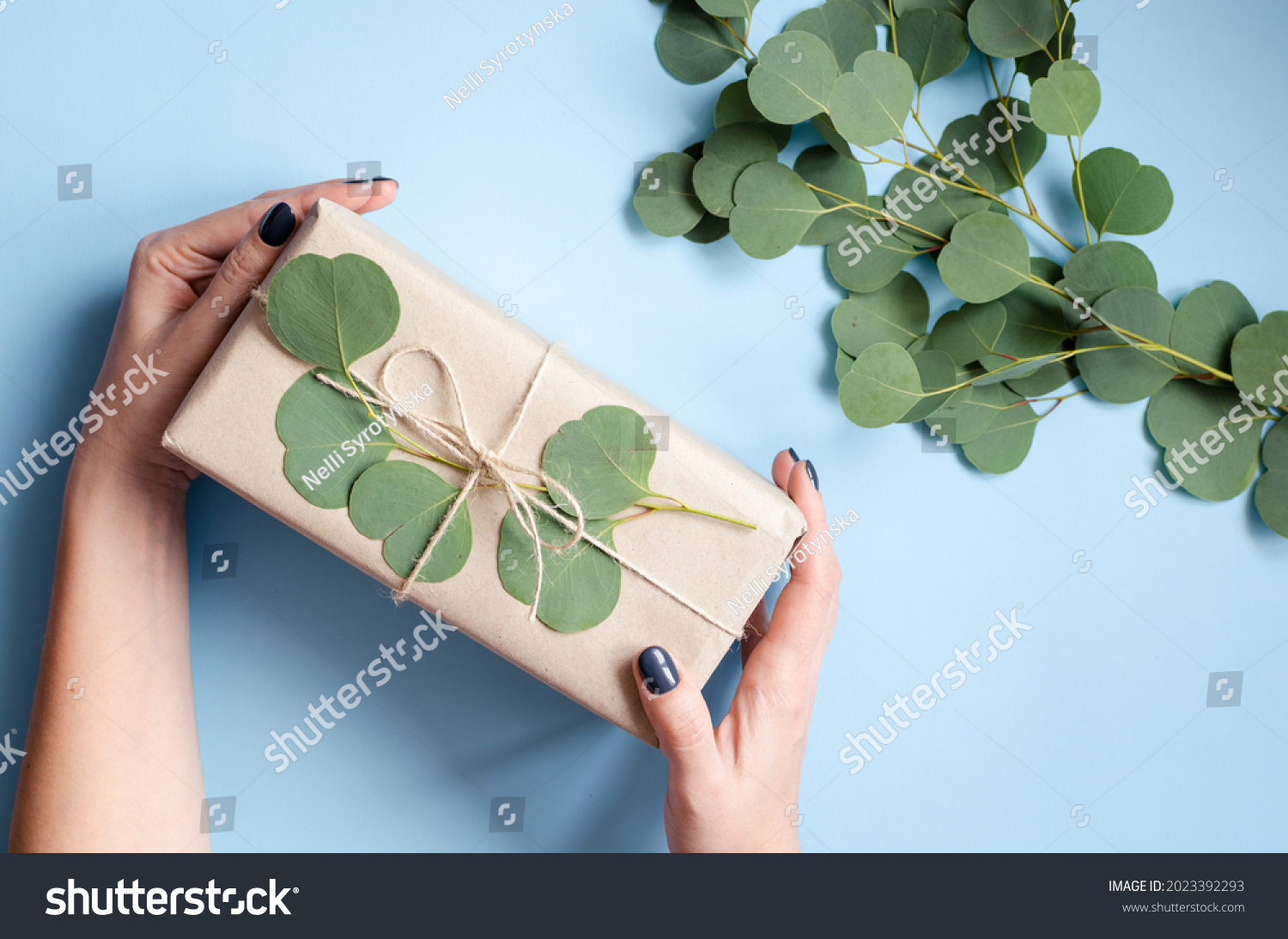 98 Branches ate gifts craft Images, Stock Photos & Vectors | Shutterstock