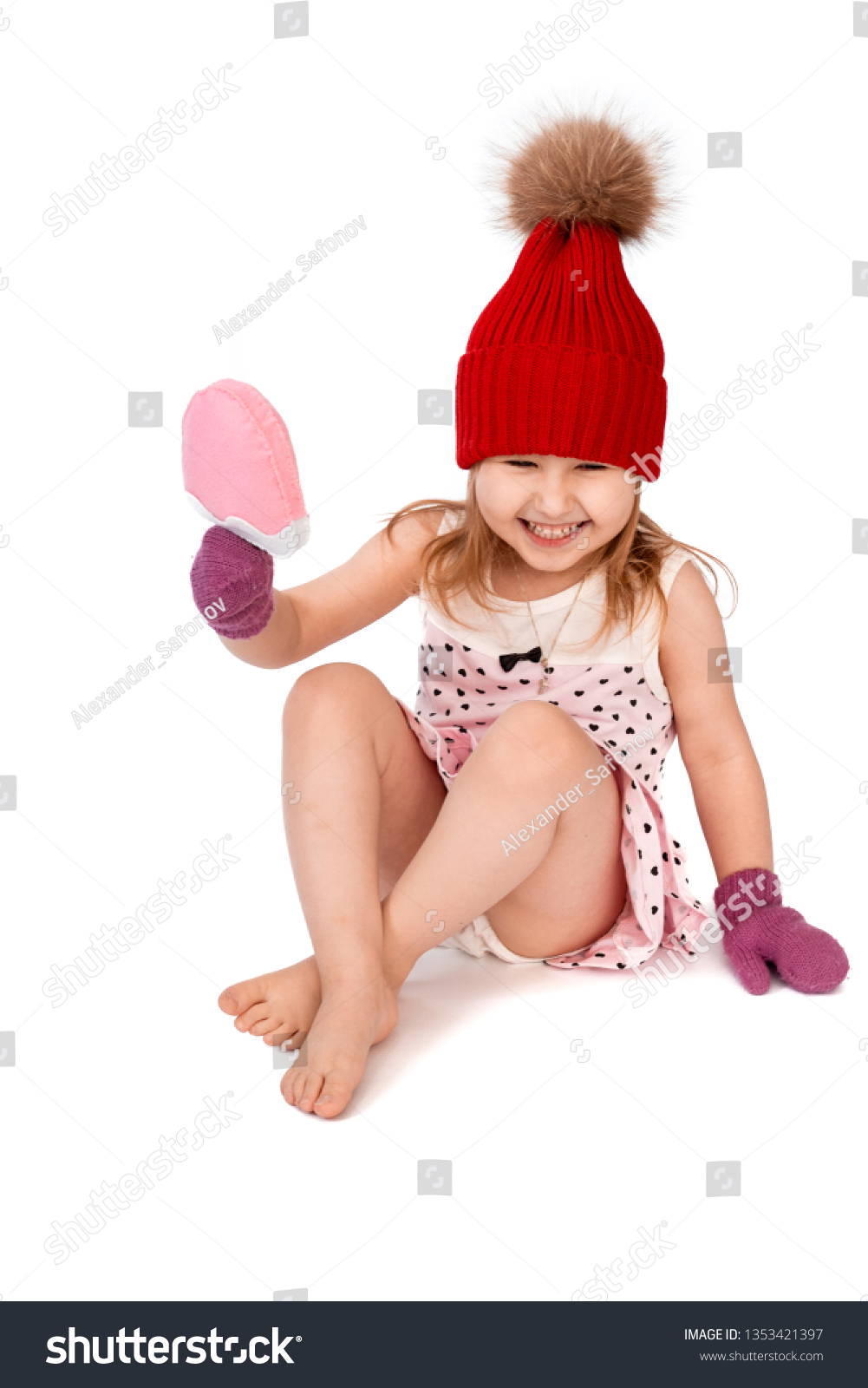 girls hat and mittens