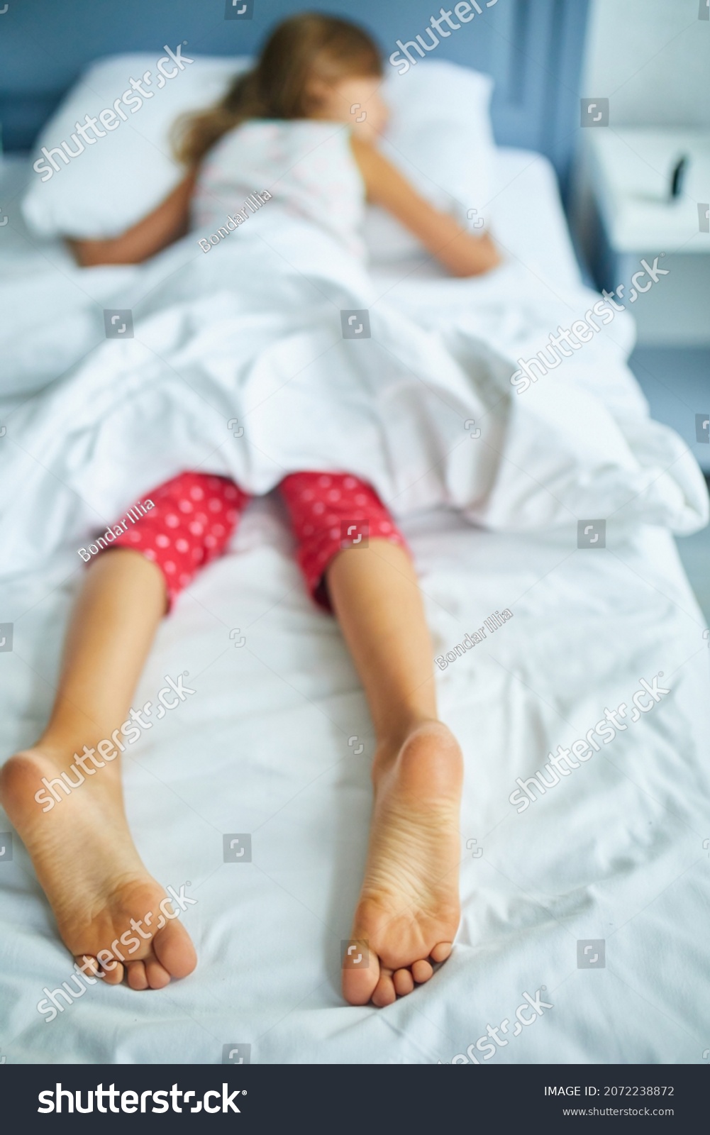 Pentru Girl Sleeping Feet Sunt 14 889 Imagini Fotografii De Stoc I   Stock Photo Girl S Feet Covered With White Bed Sheet Sleeping In A Comfortable Bed Focus On The Foot Healthy 2072238872 