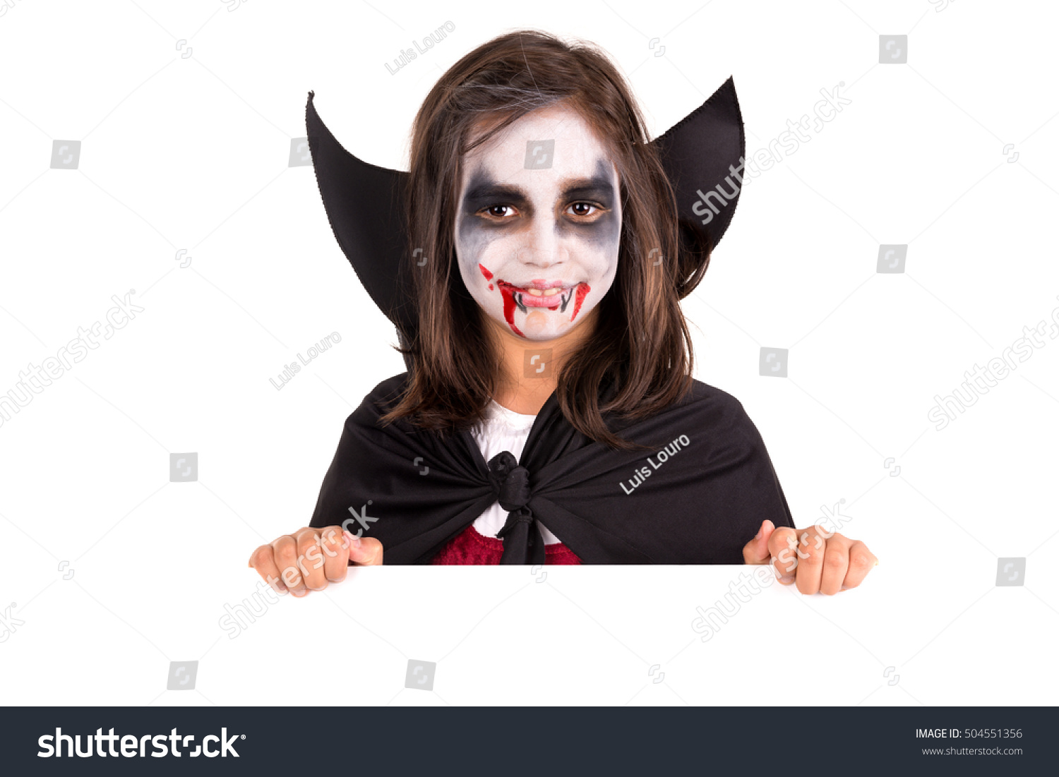 Madchen Mit Gesichtsbemalung Und Halloween Vampirkostum Auf Stockfoto Jetzt Bearbeiten