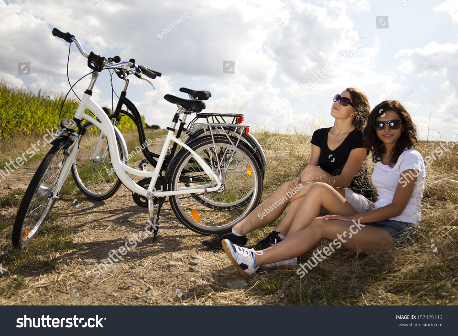 bike travel girl
