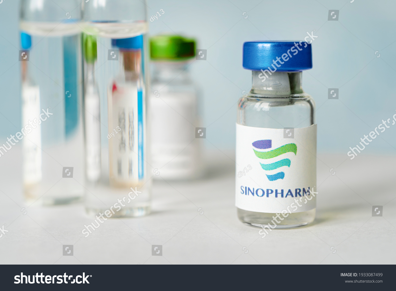 Suchen Sie Nach Glass Bottle Logo Sinopharm Chinese Pharmaceutical Stockbildern In Hd Und Millionen Weiteren Lizenzfreien Stockfotos Illustrationen Und Vektorgrafiken In Der Shutterstock Kollektion Jeden Tag Werden Tausende Neue Hochwertige