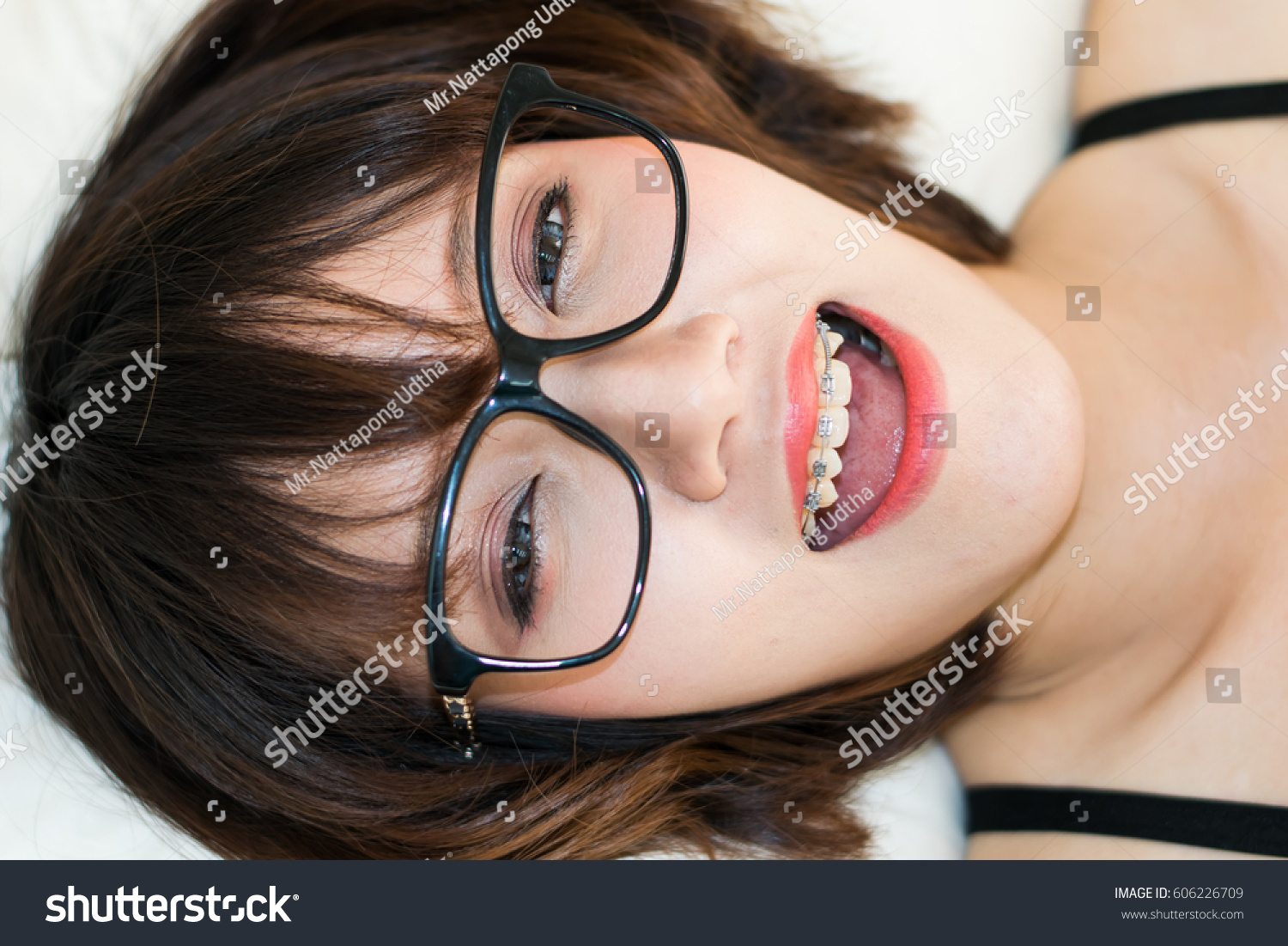 cute asian girl glasses