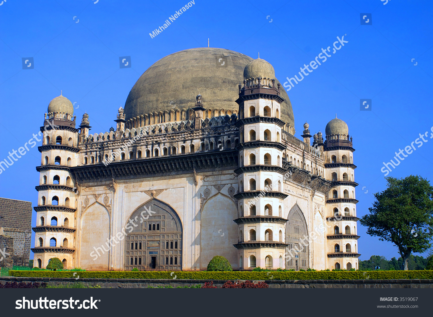 Gol Gumbaz - Mausoleum Of Of Sultan Muhammad Adil Shah Ii At Bijapur ...