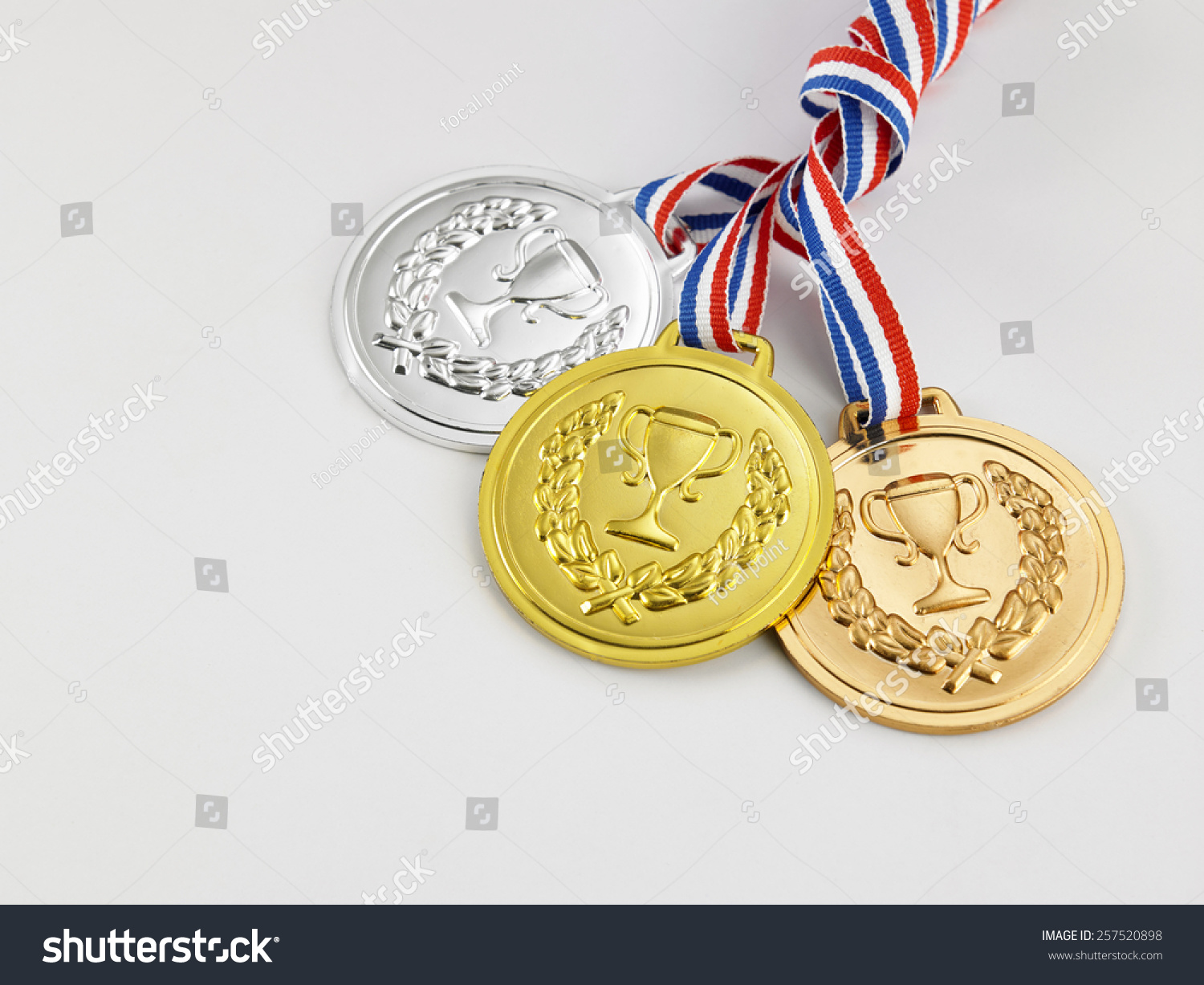 powerpoint-template-gold-silver-and-bronze-medal-jmomjhpup