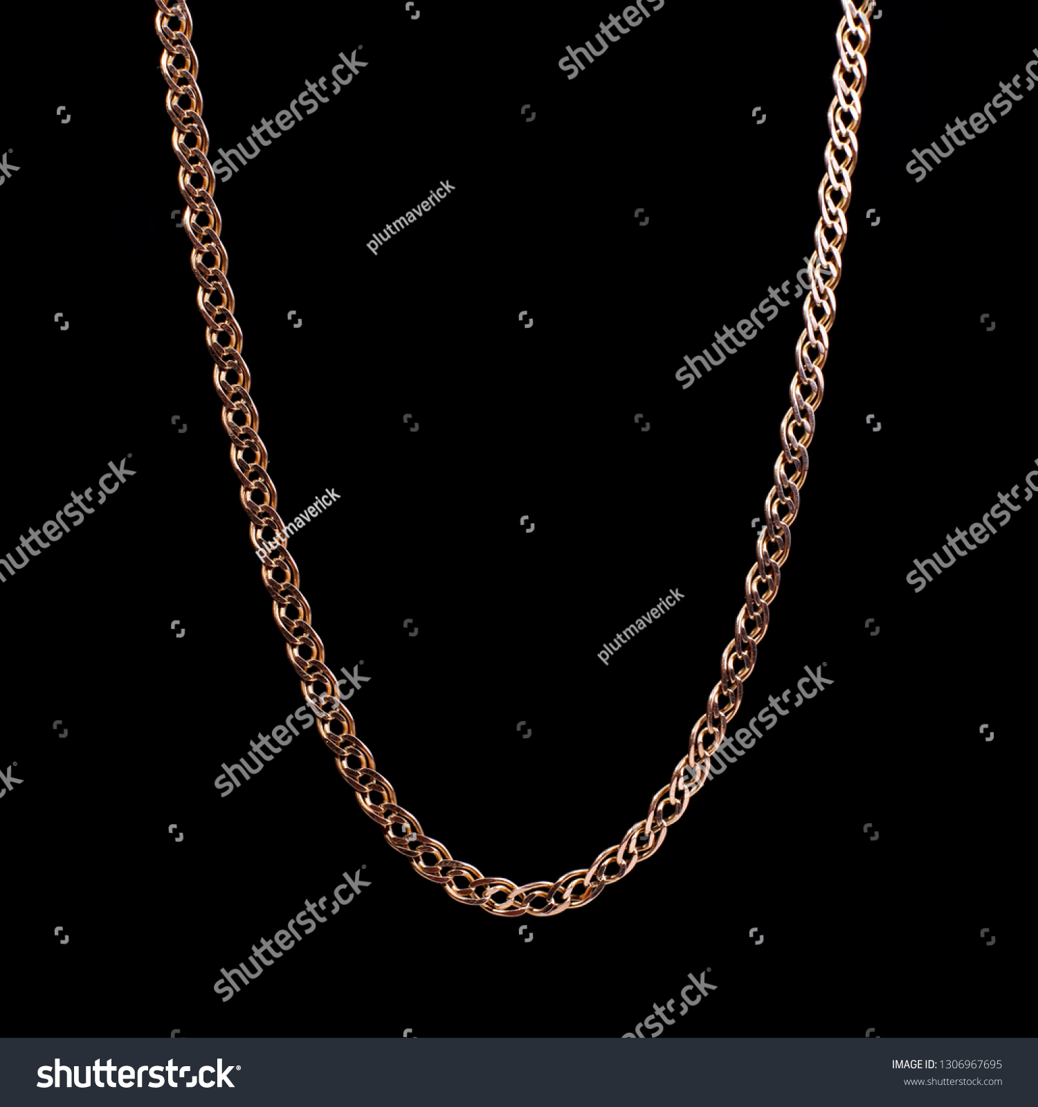27,199 Gold chain black background Stock Photos, Images & Photography