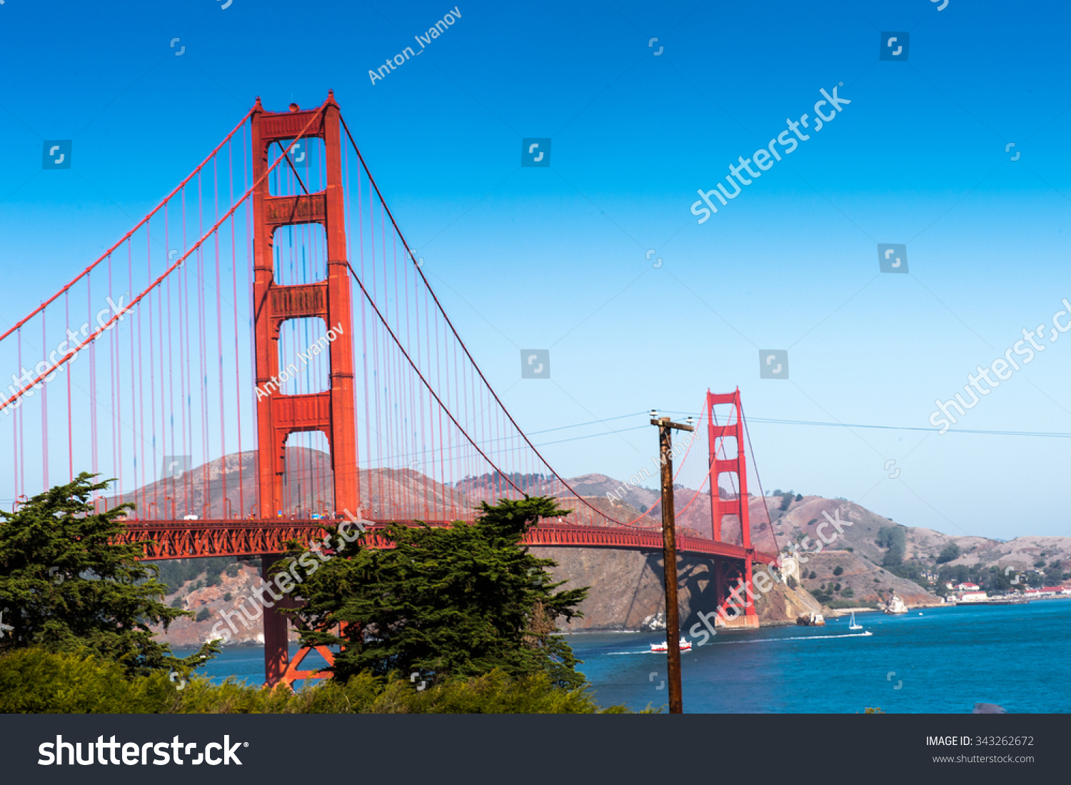 united states of america san francisco arrival at sorting center golden gate bridge san francisco california stock photo united states of america san francisco arrival at sorting center golden gate bridge san francisco california stock photo