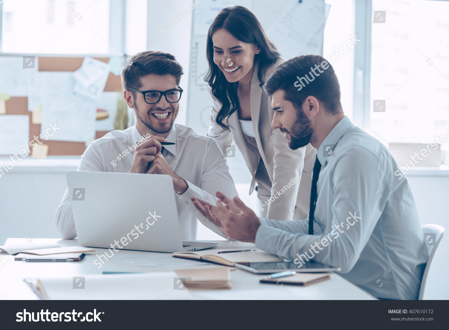 84,392 Three business professionals Images, Stock Photos & Vectors ...