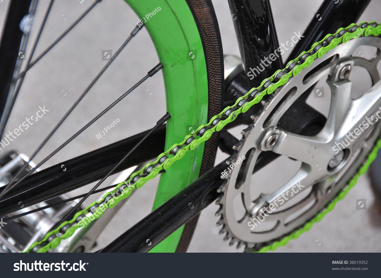 green bike chain