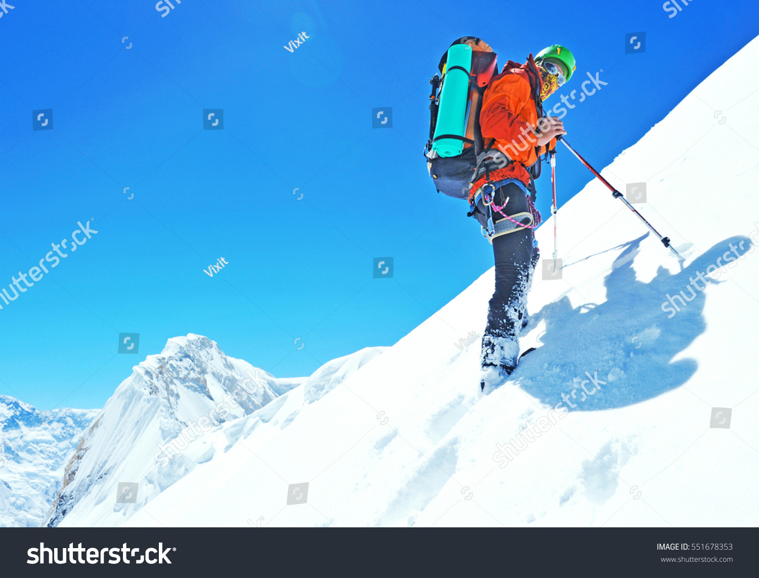 Group Climbers Reaches Top Mountain Peak Stock Photo 551678353 ...