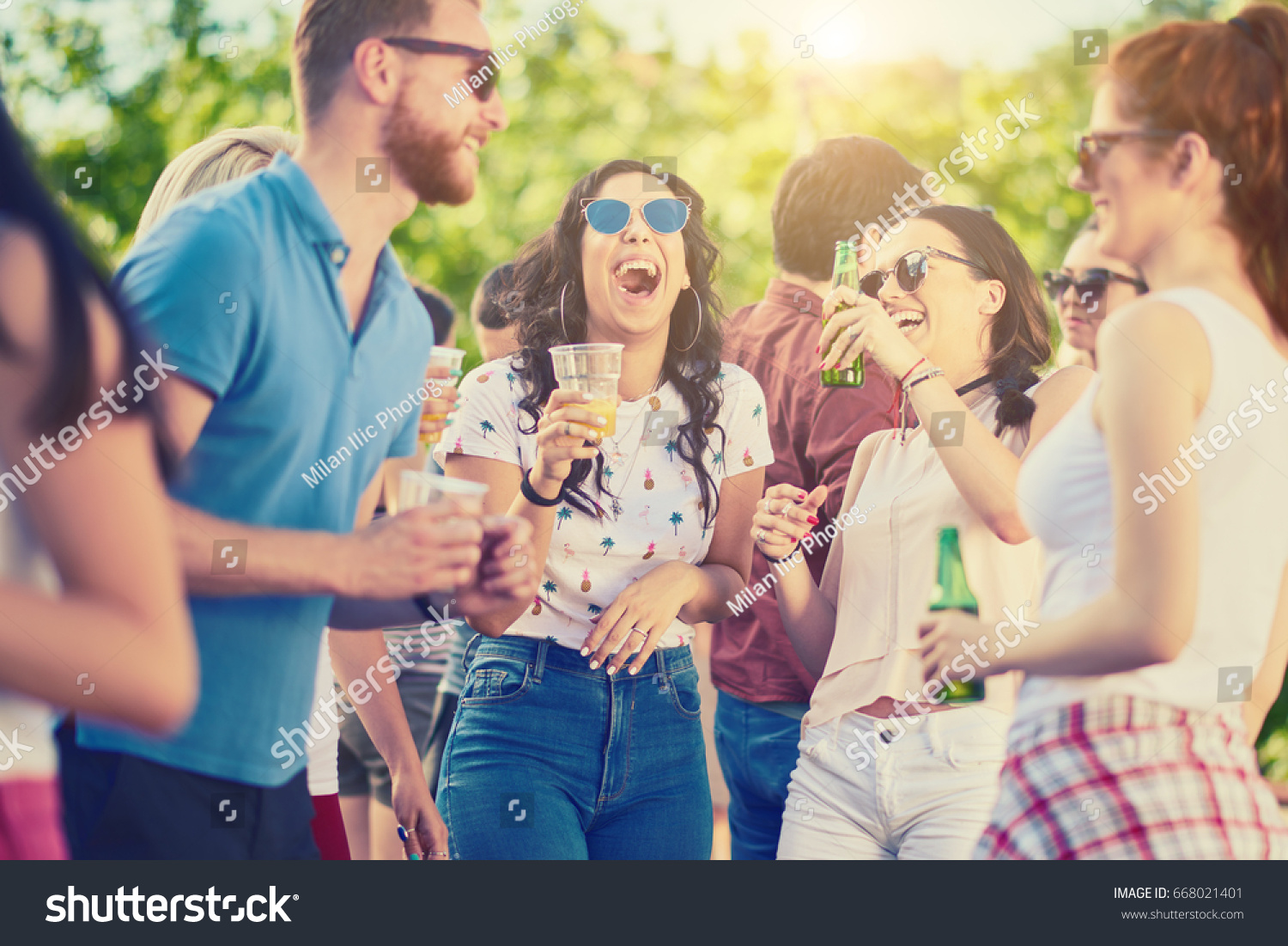 198,154 Girl outdoor party Images, Stock Photos & Vectors | Shutterstock