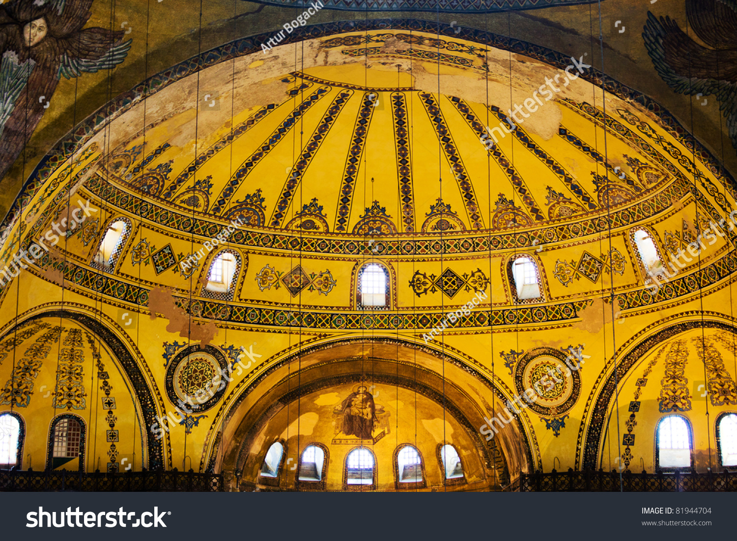 YongFoto 5x3ft Historical Building Indoor Room Photography Background World Famous Landmark Ancient Basilica Hagia Sophia Luxurious Hall Aged Dome Backdrop Portrait Photo Studio Props Photobooth