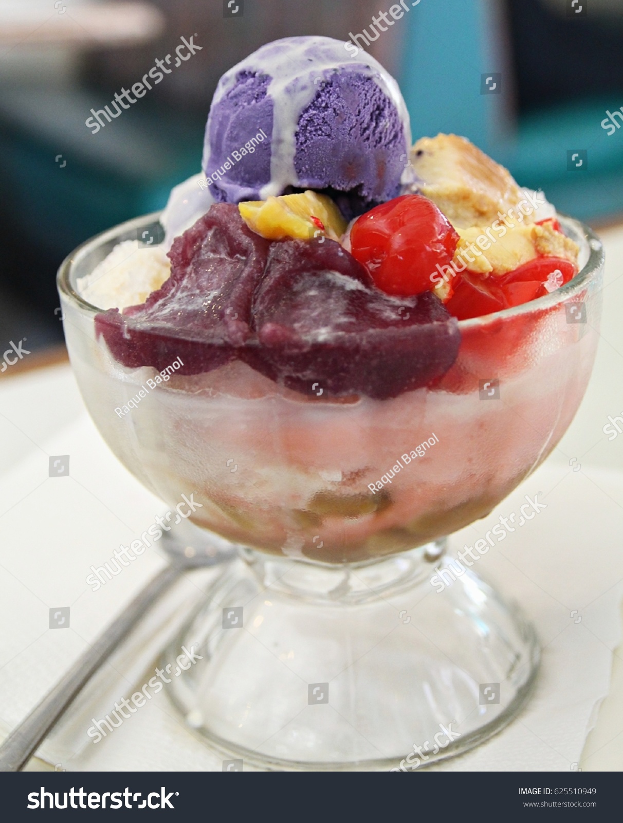 Halohalo Dessert Halohalo Famous Traditional Philippine の写真素材 今すぐ編集