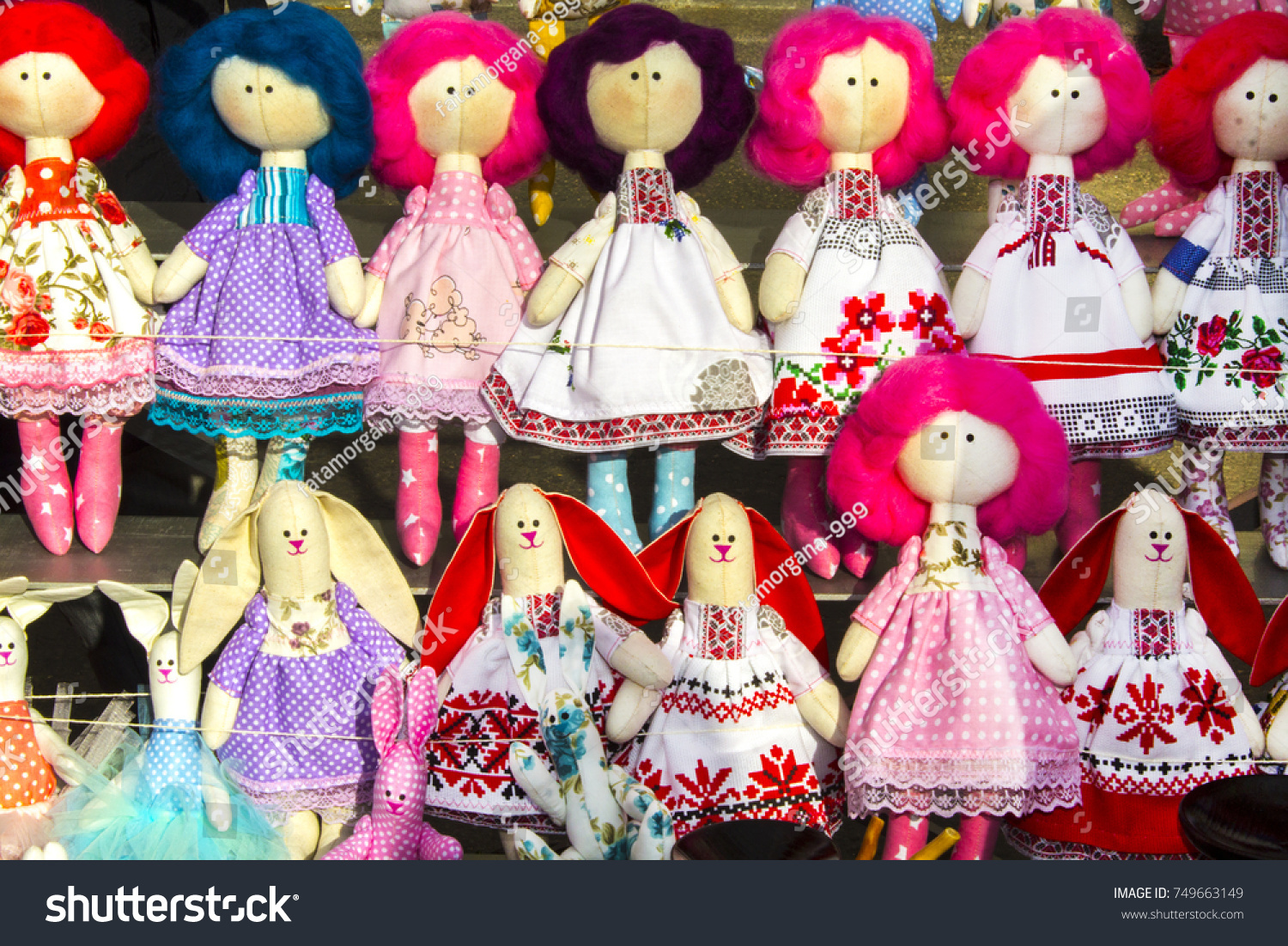 children's toy dolls