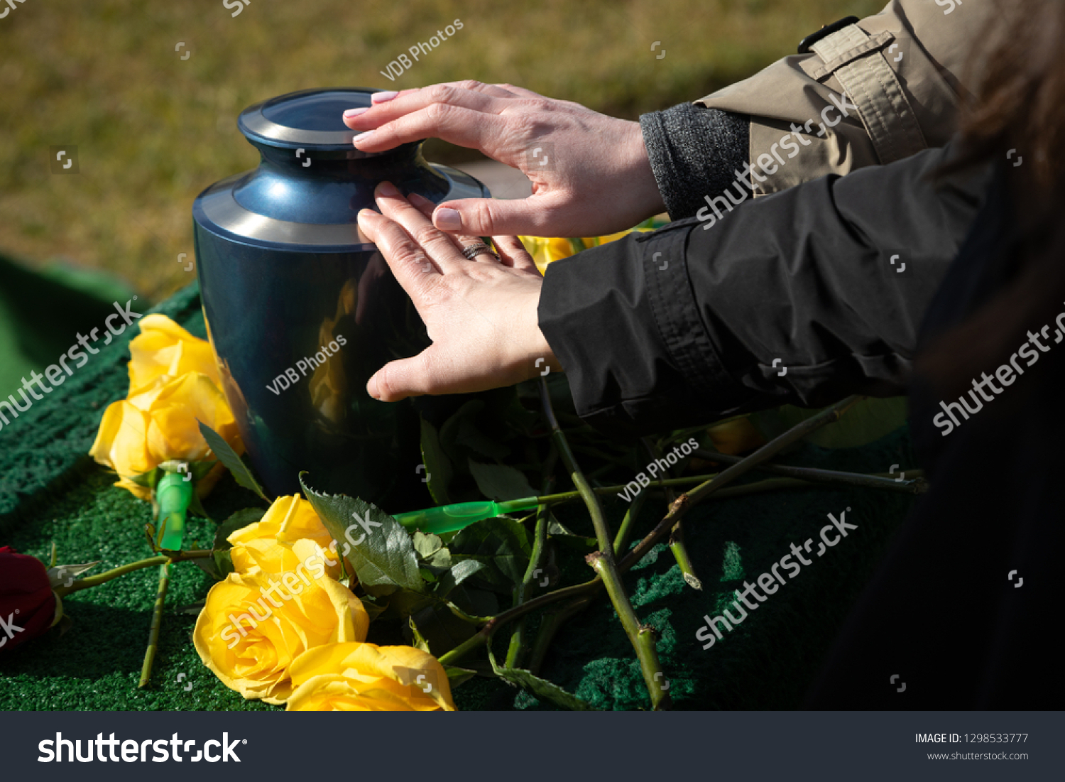 Urn Burial Funeral