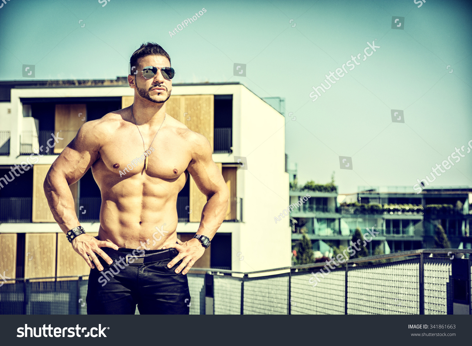 Handsome Muscular Shirtless Hunk Man Outdoor库存照片341861663 Shutterstock