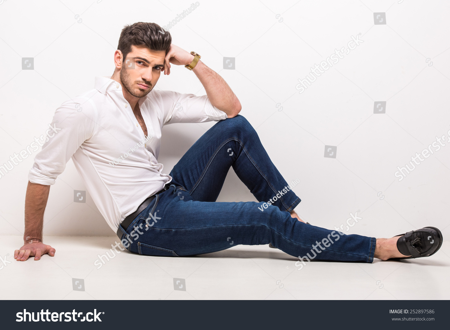 188,509 Male model jeans Images, Stock Photos & Vectors | Shutterstock