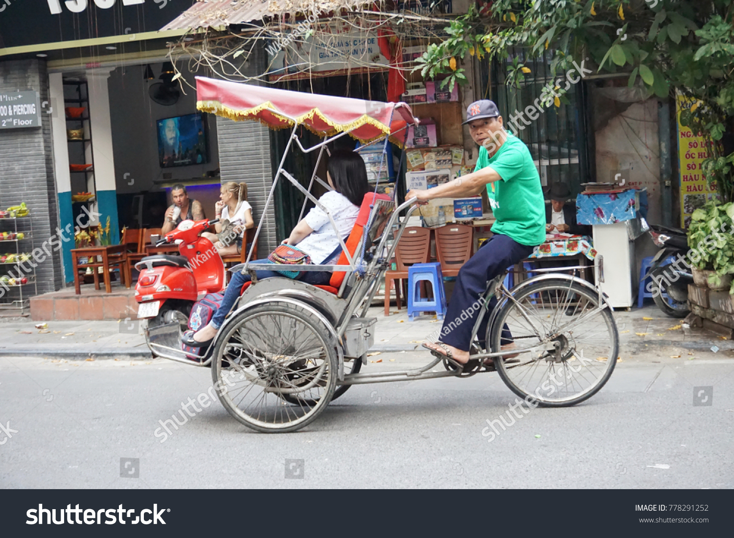 Hanoi Vietnam December 18 2017 Vietnamese Stock Photo 778291252 ...