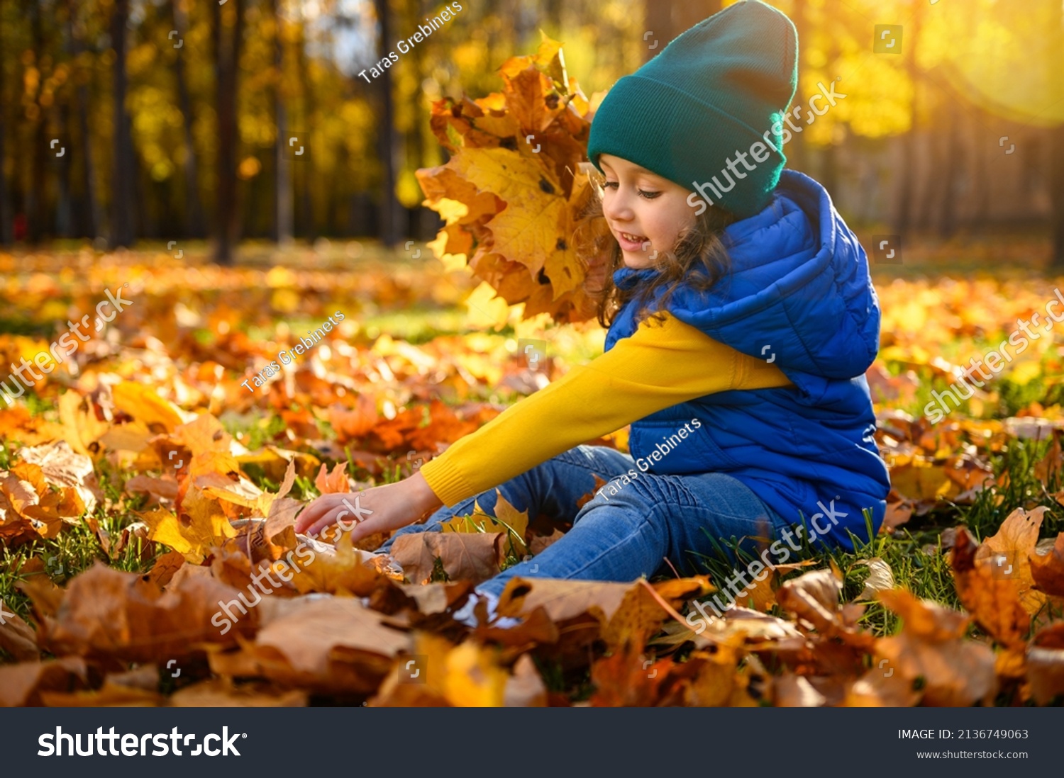 551,299 Leaf clothing Images, Stock Photos & Vectors | Shutterstock