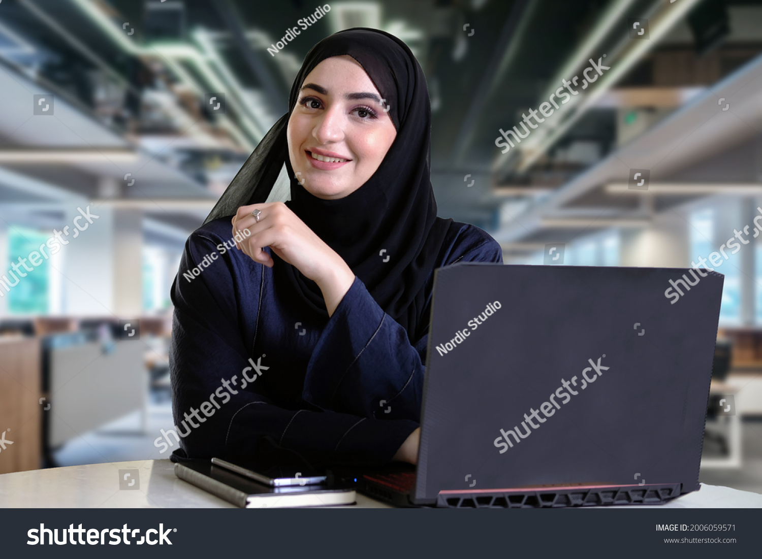 9 Local emirati lady at work Images, Stock Photos & Vectors | Shutterstock