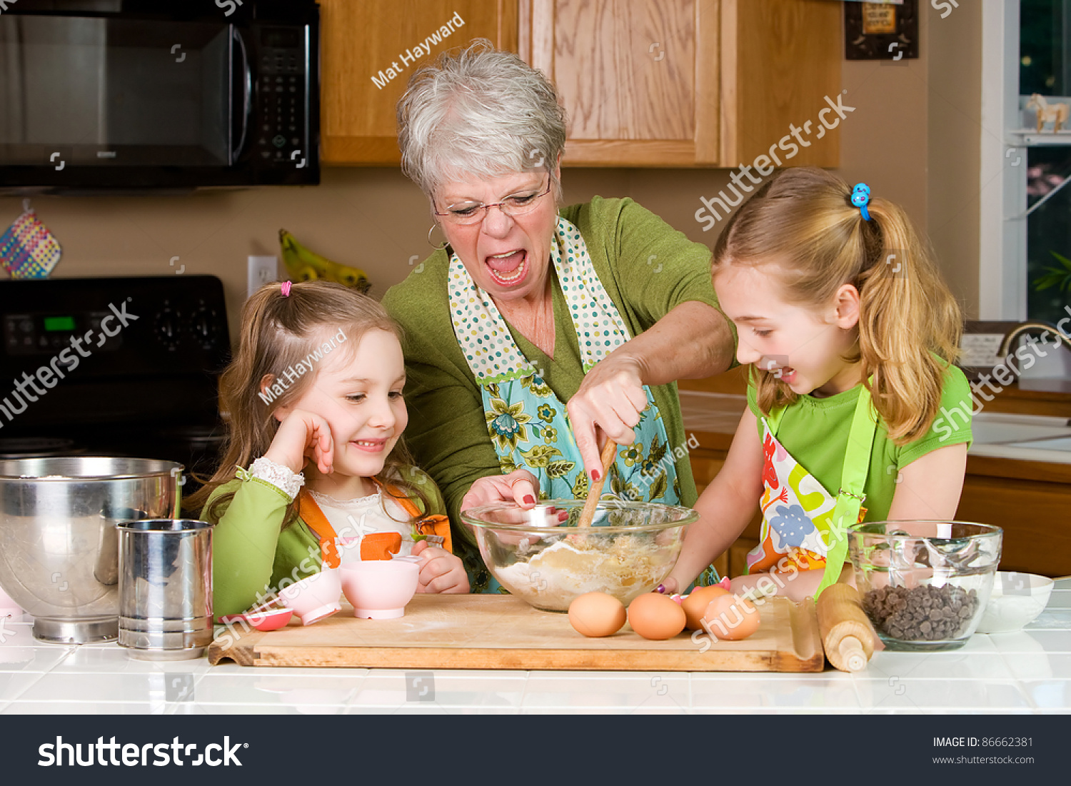 Happy Family Featuring Friendly Grandma Baking Stock Photo 86662381 ...