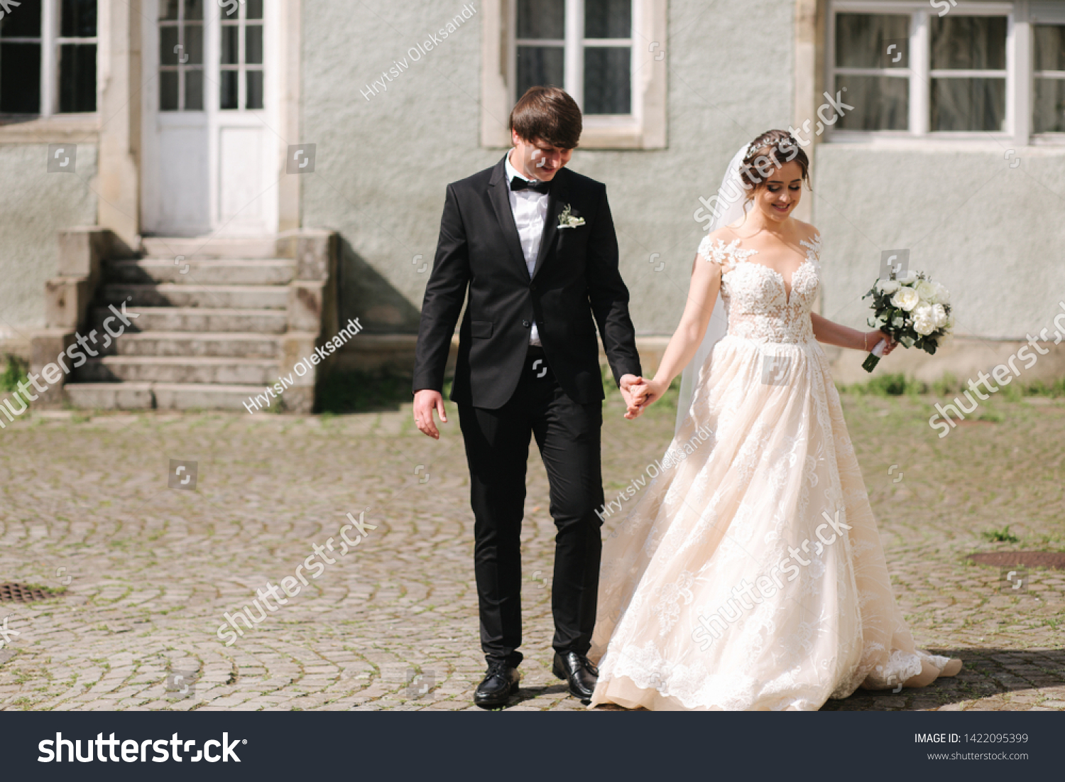 couple wedding clothes