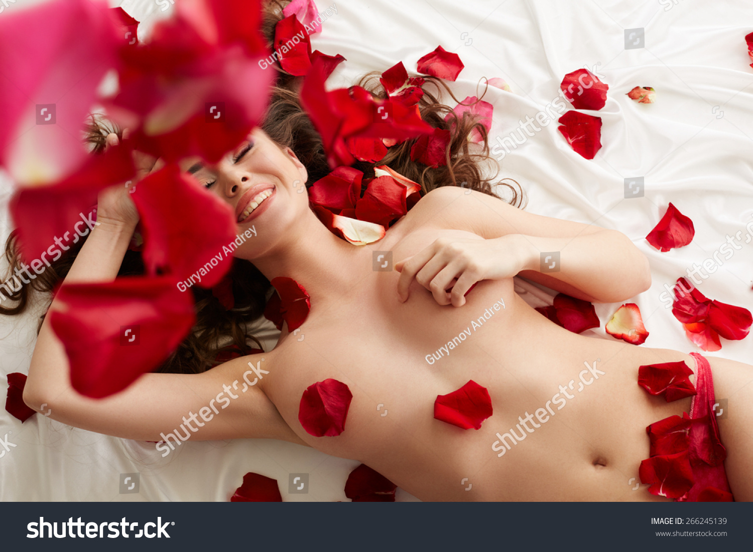 Naked röse Rose Nude