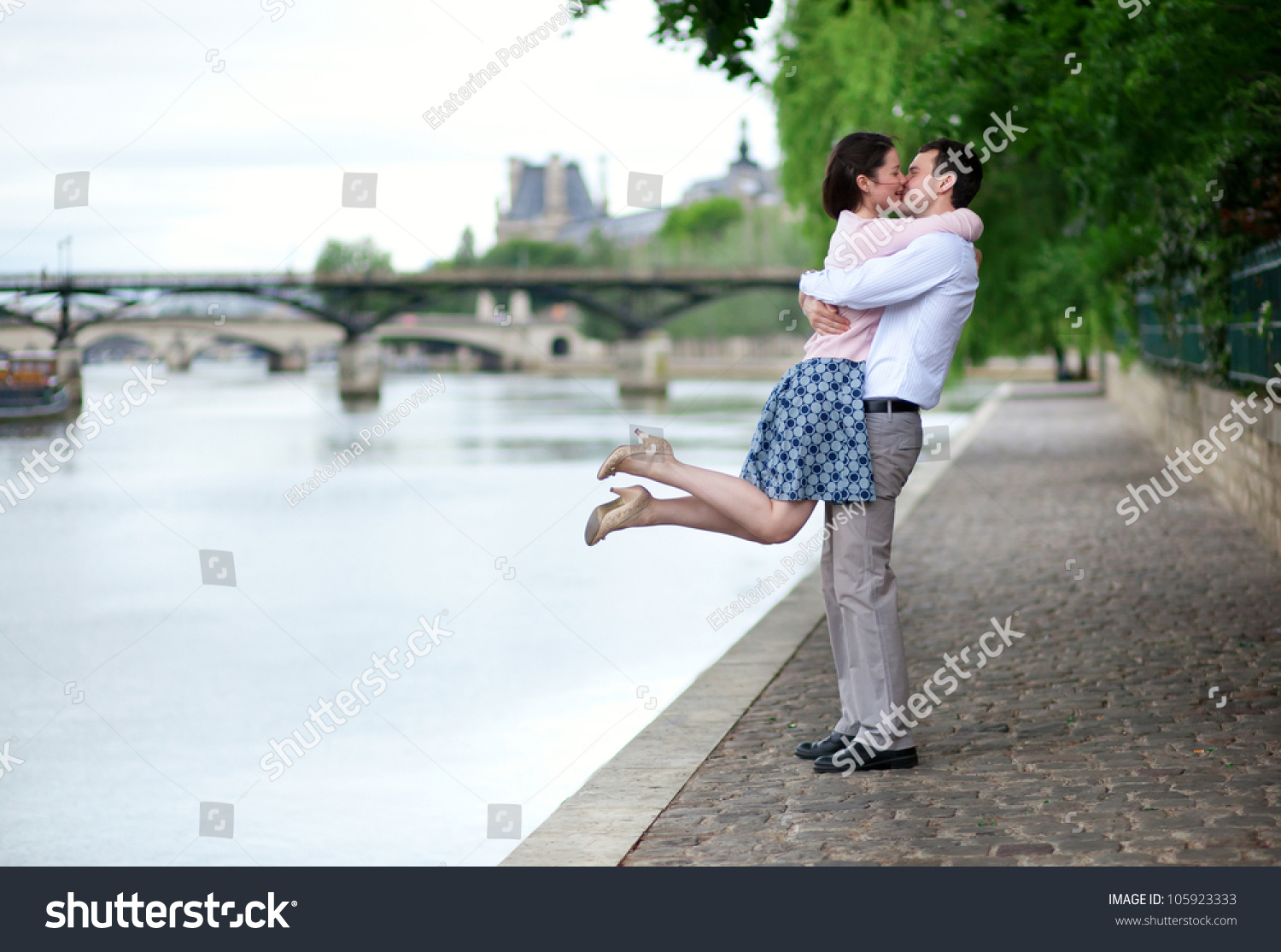 Happy Romantic Couple Hugging Near Seine Stock Photo 105923333 ...