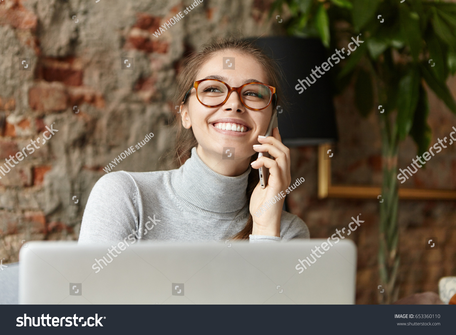 Talking The On Phone Internet Hookup Talking The On Phone Internet Hookup
