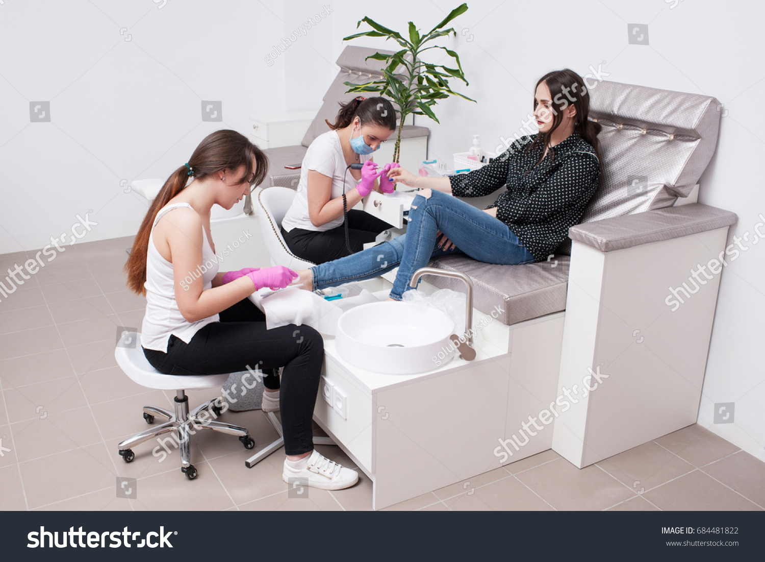 Hardware pedicure: modern foot care Hardware pedicure: modern foot care