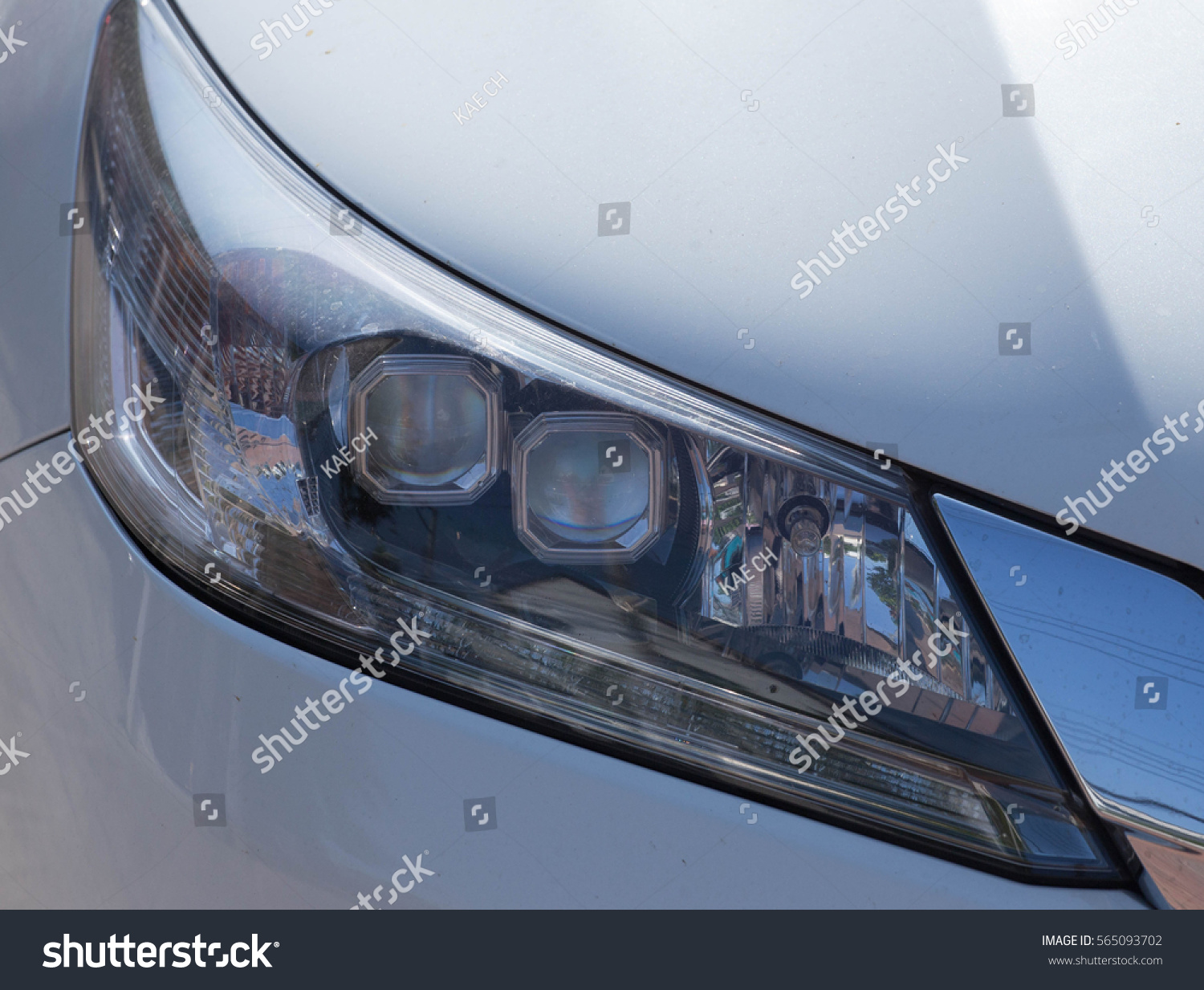 Headlight Stock Photo 565093702 | Shutterstock