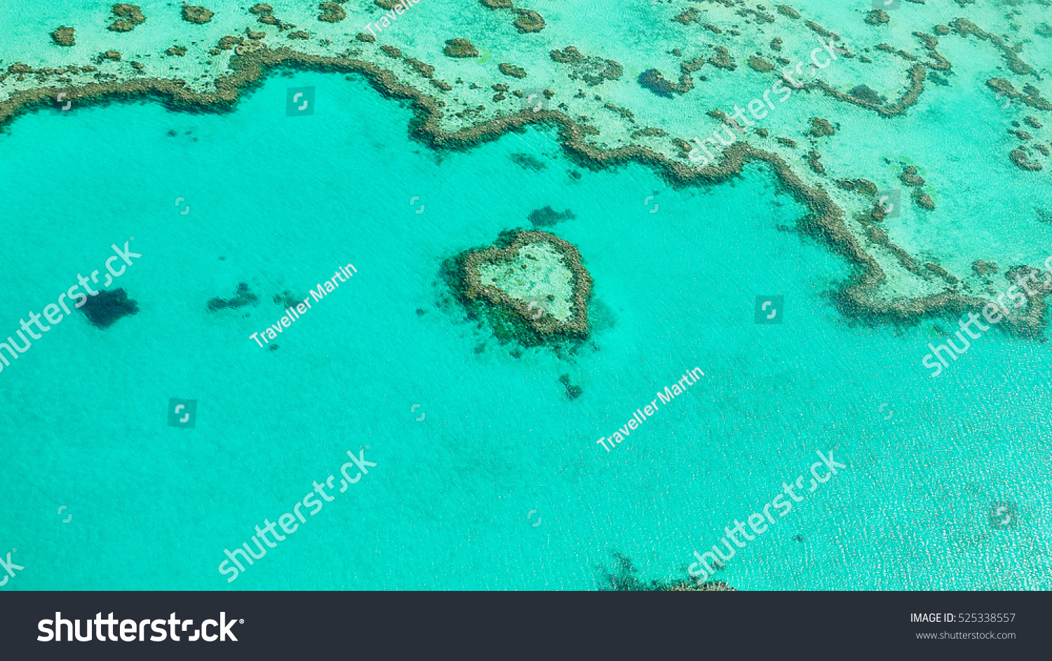 Heart Reef Great Barrier Reef Queensland Stock Photo 525338557 ...