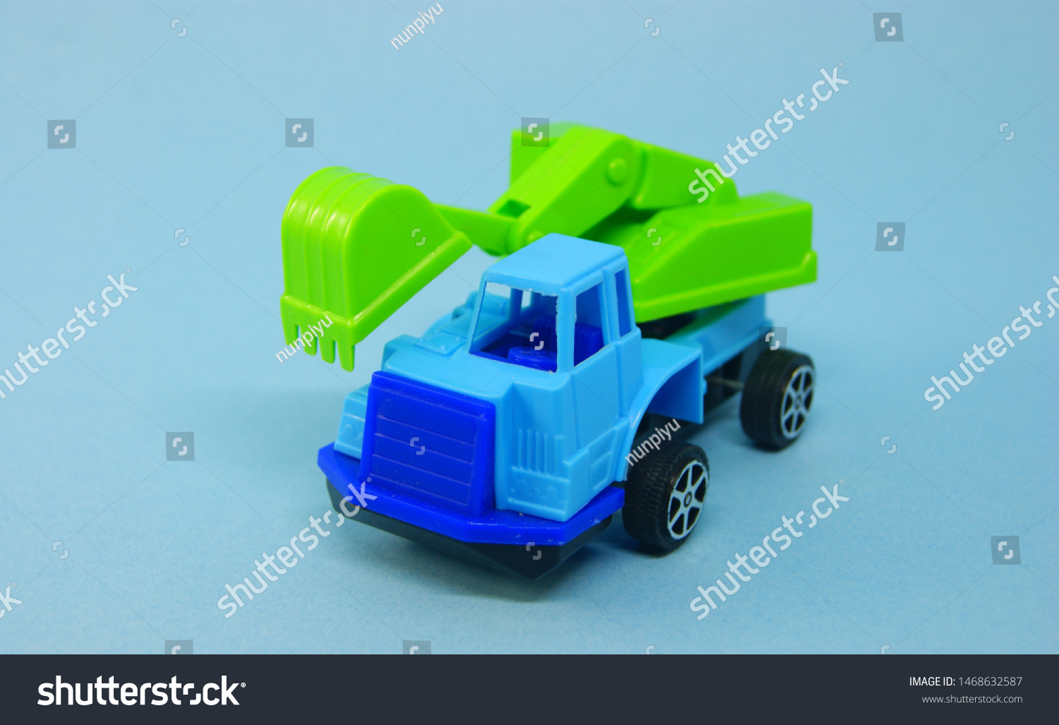 blue excavator toy