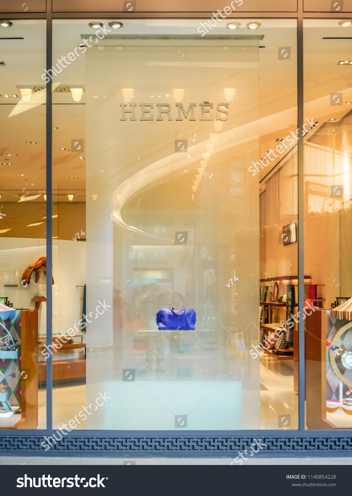 hermes emquartier